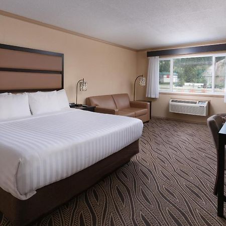 Prestige Inn Golden Εξωτερικό φωτογραφία