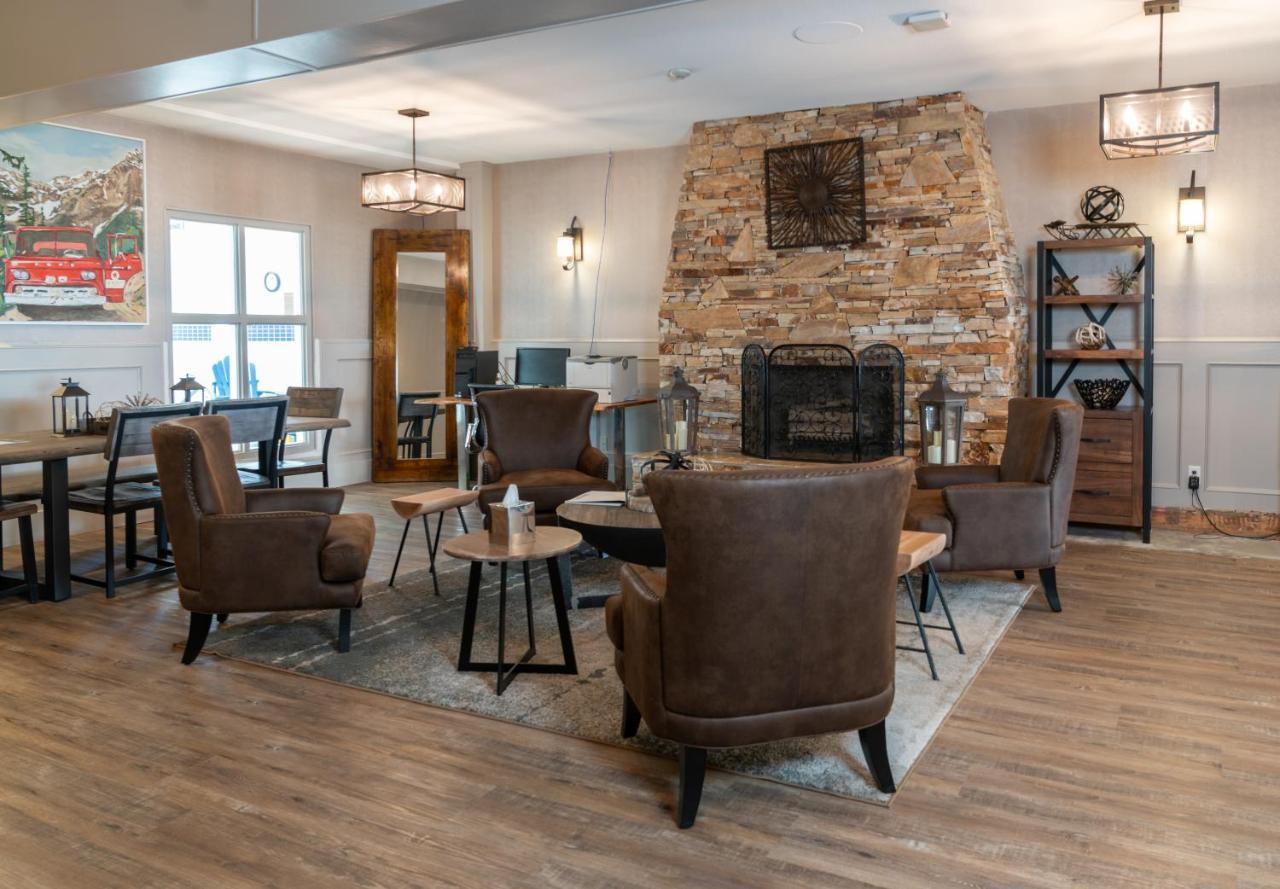 Prestige Inn Golden Εξωτερικό φωτογραφία