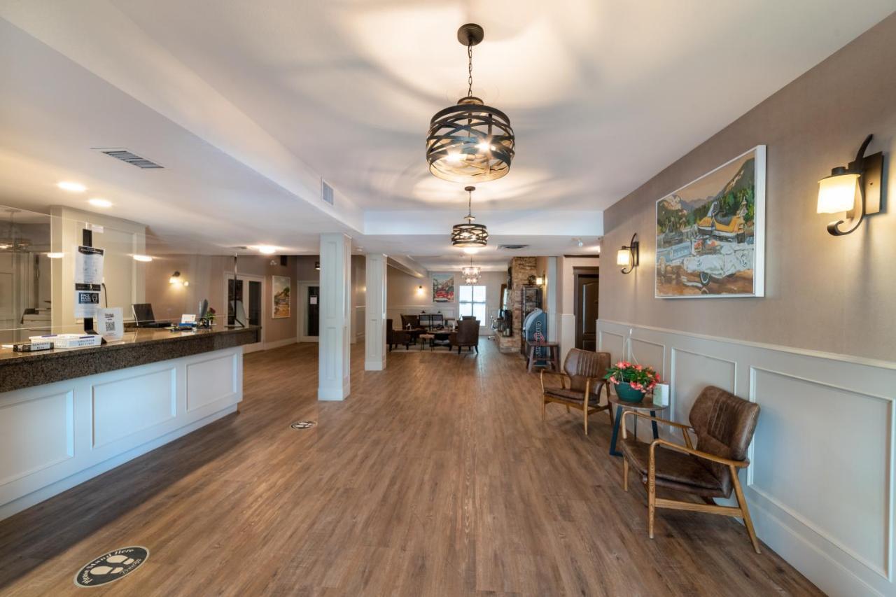 Prestige Inn Golden Εξωτερικό φωτογραφία