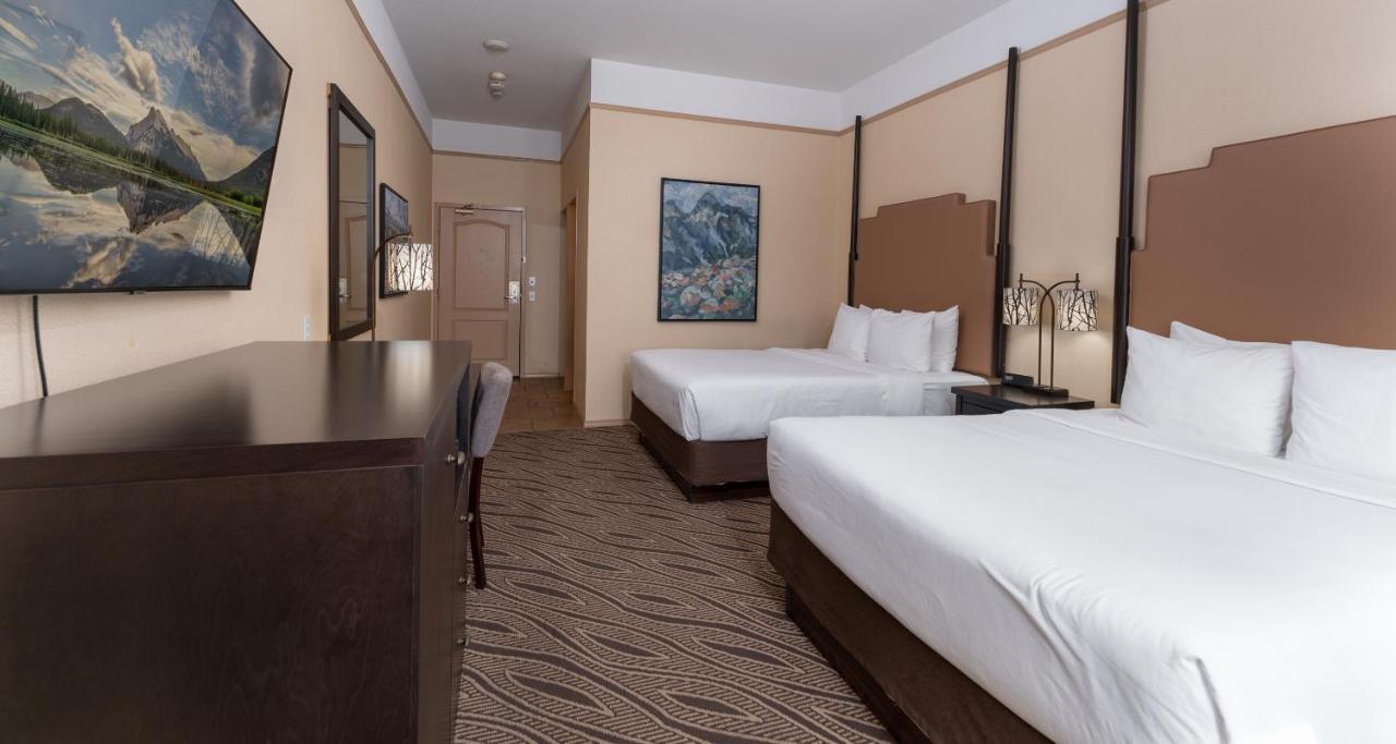 Prestige Inn Golden Εξωτερικό φωτογραφία