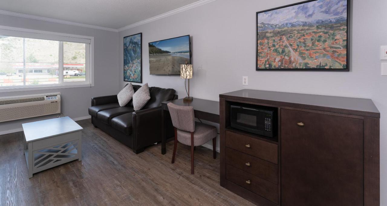 Prestige Inn Golden Εξωτερικό φωτογραφία