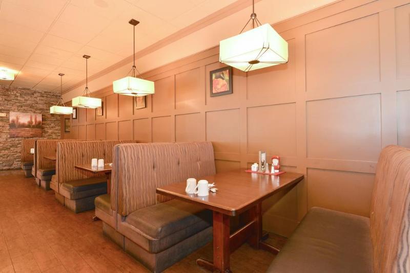 Prestige Inn Golden Εξωτερικό φωτογραφία