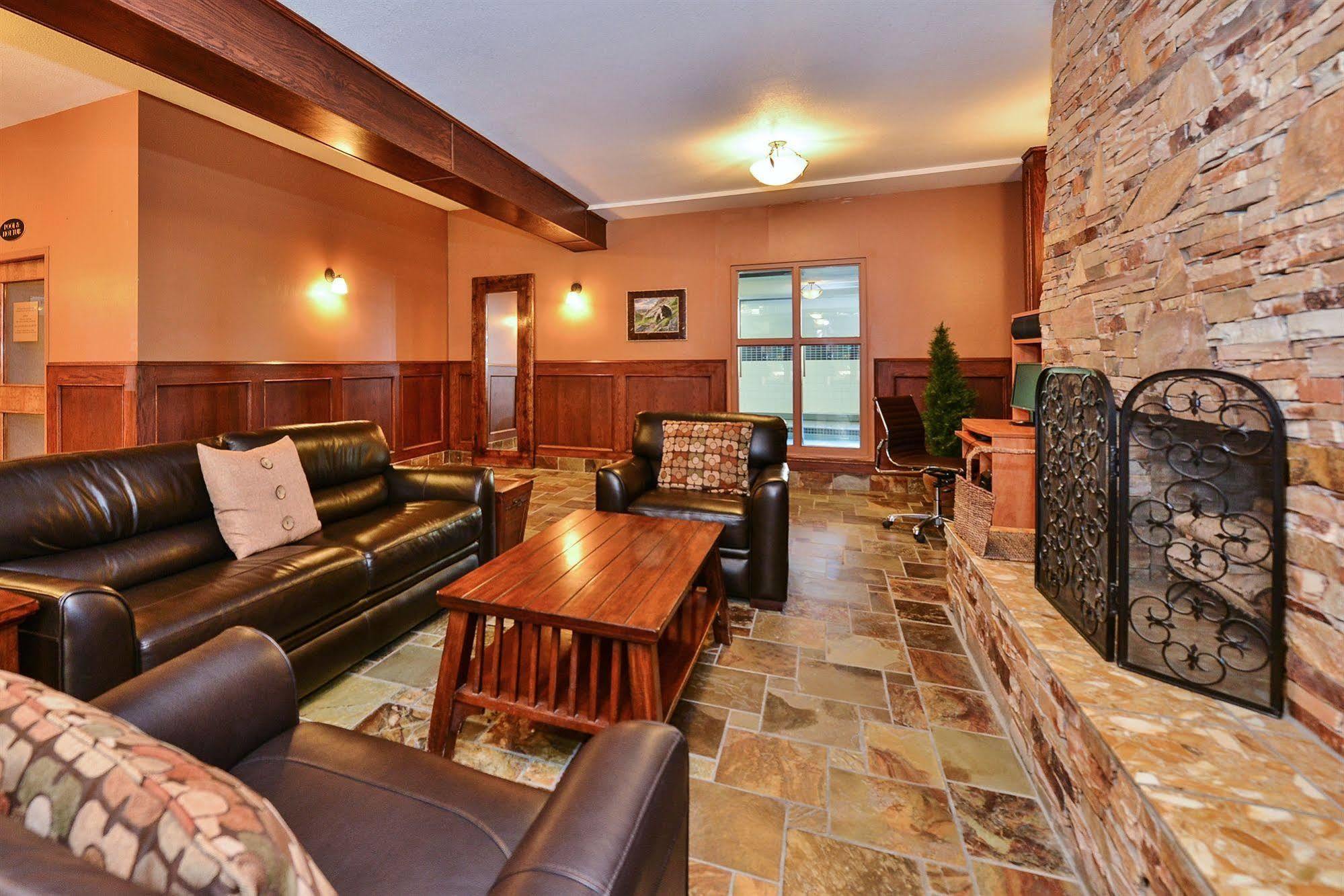 Prestige Inn Golden Εξωτερικό φωτογραφία